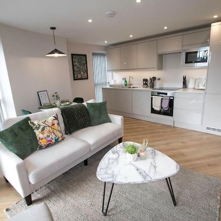 Cosy 1 Bed Apartment In Central Leeds ลีดส์ ภายนอก รูปภาพ